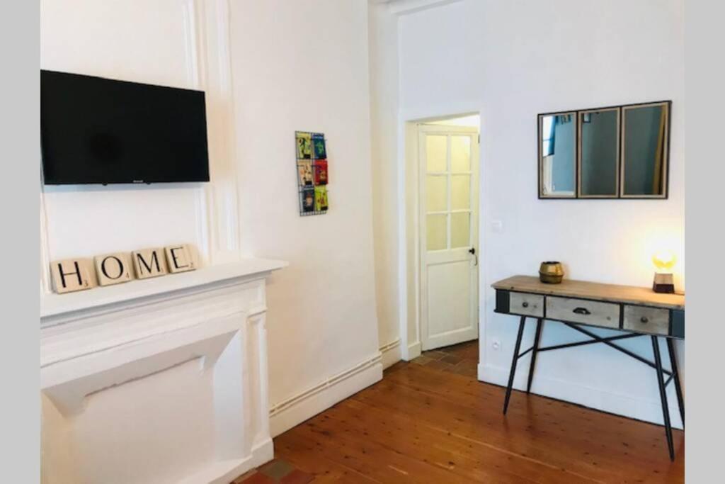 Au Coeur Du Vieux Bayeux, Logement De Charme Apartment Exterior photo